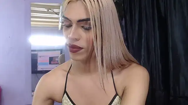 Snapshot of MARGOTFERRER chatting on 06-30-26, 06:13 MARGOTFERRER online show from 06-30-26, 06:13
