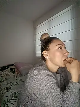 coral smitth online show from 10-12-25, 06:42