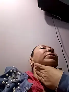 coral smitth online show from 11-18-25, 01:21