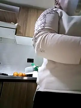 coral smitth online show from 10-31-25, 06:26