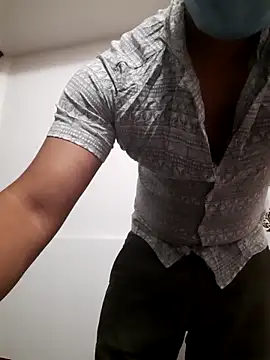 Guyinshortss online show from 04-12-26, 08:34