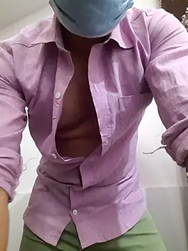 Snapshot of Guyinshortss chatting on 09-25-25, 08:15 Guyinshortss online show from 09-25-25, 08:15