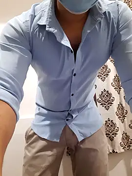 Snapshot of Guyinshortss chatting on 09-20-25, 08:36 Guyinshortss online show from 09-20-25, 08:36