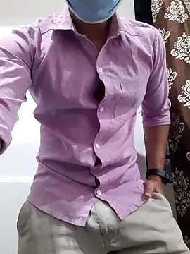 Snapshot of Guyinshortss chatting on 09-23-25, 07:43 Guyinshortss online show from 09-23-25, 07:43