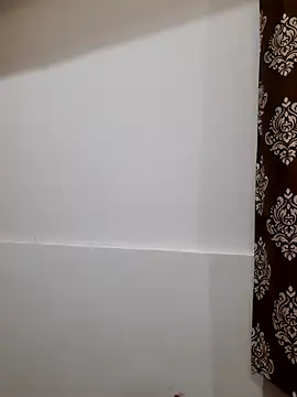 Snapshot of Guyinshortss chatting on 10-11-25, 08:32 Guyinshortss online show from 10-11-25, 08:32