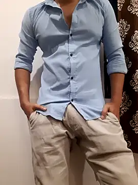 Snapshot of Guyinshortss chatting on 09-22-25, 07:31 Guyinshortss online show from 09-22-25, 07:31