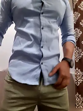 Snapshot of Guyinshortss chatting on 09-24-25, 07:53 Guyinshortss online show from 09-24-25, 07:53