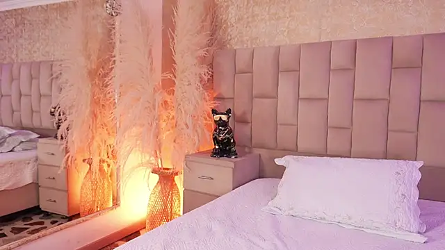 EmmaTorres  online show from 12-15-25, 09:53