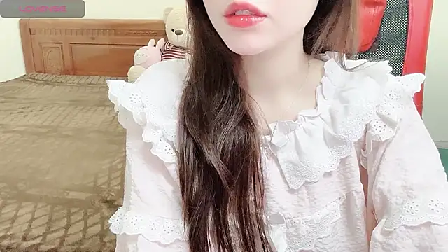 Snapshot of TrinhH_Nabbi chatting on 01-19-25, 01:01 TrinhH Nabbi online show from 01-19-25, 01:01