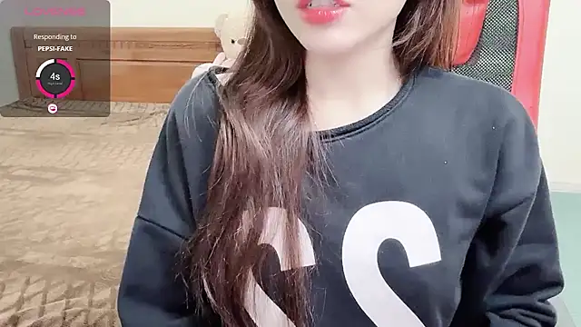 Snapshot of TrinhH_Nabbi chatting on 01-18-25, 01:40 TrinhH Nabbi online show from 01-18-25, 01:40