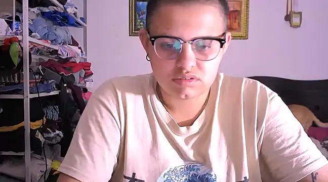 Snapshot of tatsumi_nao chatting on 02-14-25, 04:20 tatsumi nao online show from 02-14-25, 04:20