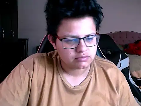 tatsumi nao online show from 12-15-25, 08:47