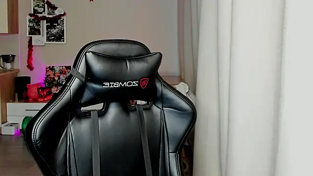 Snapshot of Sm0ly chatting on 01-13-26, 02:59 Sm0ly online show from 01-13-26, 02:59