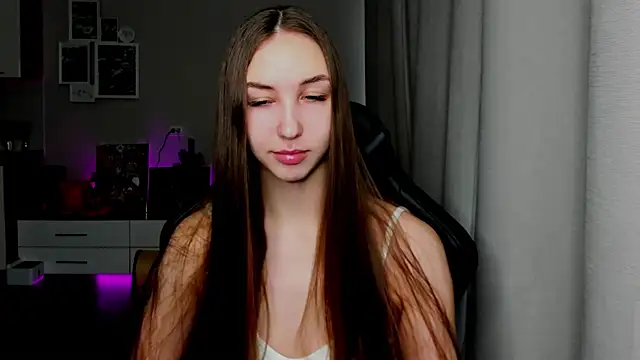 Snapshot of Sm0ly chatting on 03-28-26, 02:01 Sm0ly online show from 03-28-26, 02:01