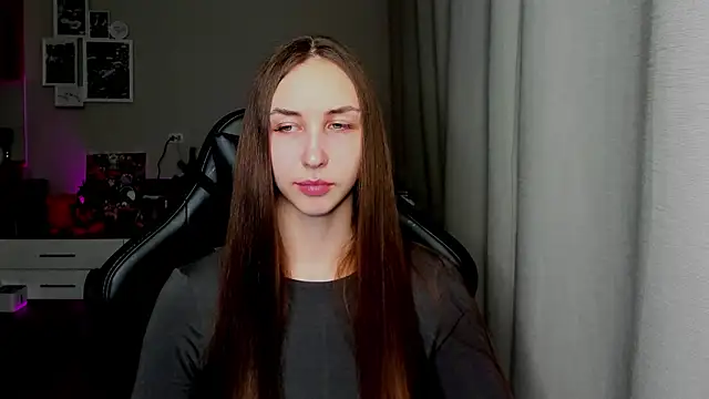 Snapshot of Sm0ly chatting on 02-20-26, 12:51 Sm0ly online show from 02-20-26, 12:51