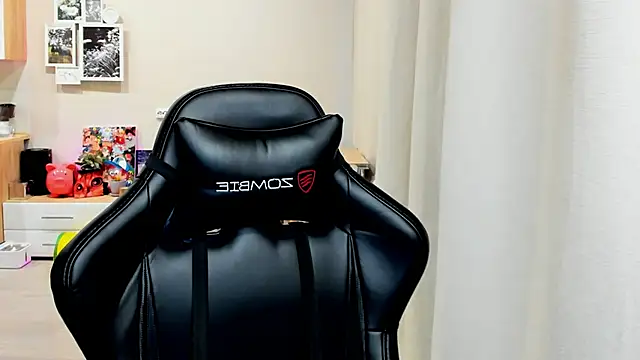 Snapshot of Sm0ly chatting on 10-31-25, 02:19 Sm0ly online show from 10-31-25, 02:19