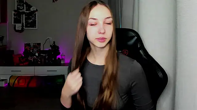 Snapshot of Sm0ly chatting on 01-17-26, 02:48 Sm0ly online show from 01-17-26, 02:48