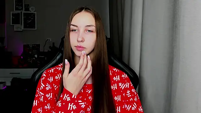 Snapshot of Sm0ly chatting on 02-11-26, 04:12 Sm0ly online show from 02-11-26, 04:12