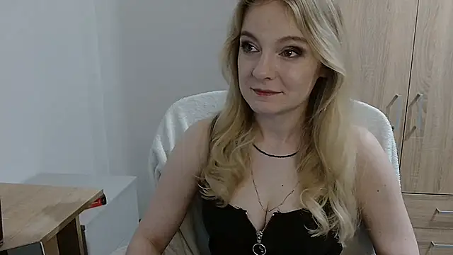 AlmaHoney online show from 05-25-26, 08:07
