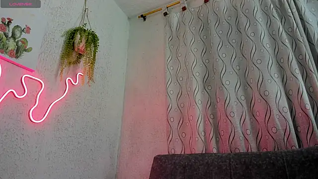 samanthaeliott22 online show from 10-03-25, 02:59