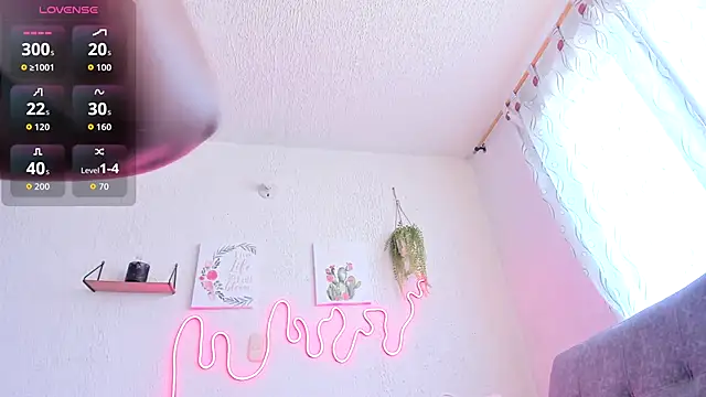 samanthaeliott22 online show from 10-04-25, 08:21