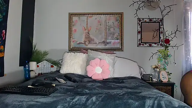 Snapshot of FRUITOFEDEN01 chatting on 10-17-25, 11:01 FRUITOFEDEN01 online show from 10-17-25, 11:01