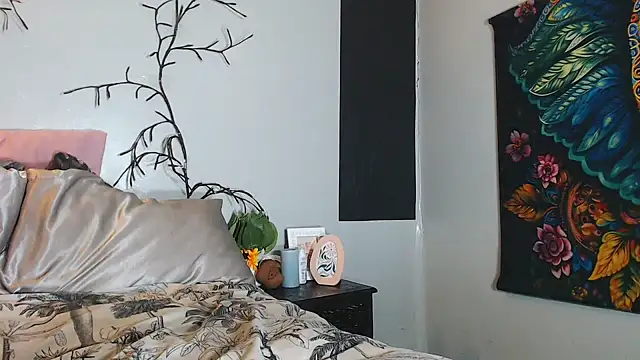 Snapshot of FRUITOFEDEN01 chatting on 02-05-25, 04:03 FRUITOFEDEN01 online show from 02-05-25, 04:03