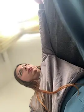 Snapshot of Cloew_Marz chatting on 02-12-26, 04:40 Cloew Marz online show from 02-12-26, 04:40