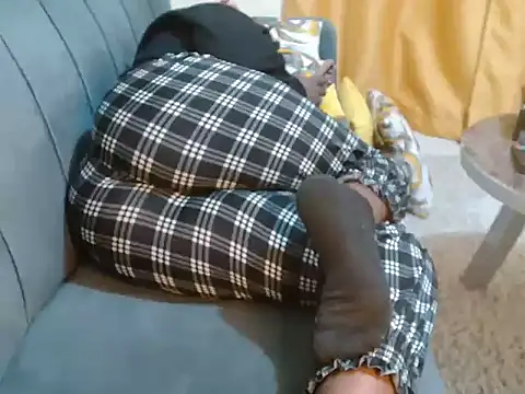 leslysexygirl online show from 11-18-25, 07:11