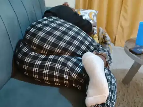 leslysexygirl online show from 11-17-25, 06:28