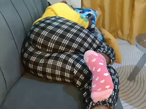 leslysexygirl online show from 10-28-25, 05:29