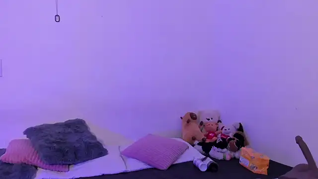 crystalvazquez online show from 10-30-25, 11:41