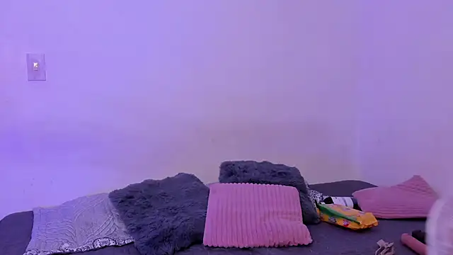 crystalvazquez online show from 11-01-25, 05:29