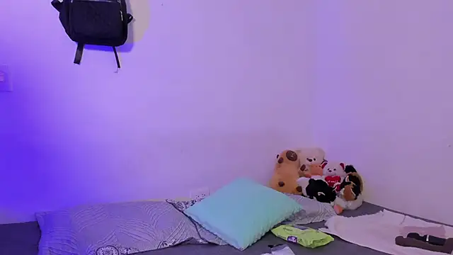 crystalvazquez online show from 10-16-25, 11:51