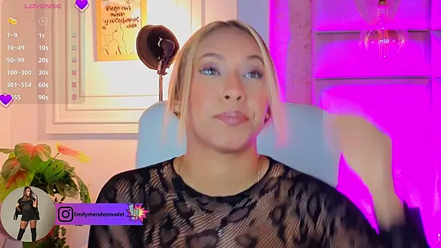 Snapshot of AlessiaLondon chatting on 07-06-26, 10:00 AlessiaLondon online show from 07-06-26, 10:00