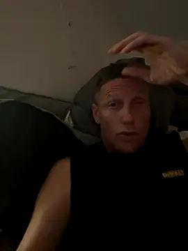 Snapshot of aaronmc311840 chatting on 09-29-25, 03:24 aaronmc311840 online show from 09-29-25, 03:24