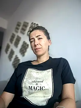 RaquelleDevon online show from 10-28-25, 11:20