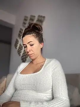 RaquelleDevon online show from 10-15-25, 08:33