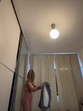 RaquelleDevon online show from 03-06-26, 06:19