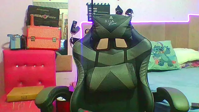 Snapshot of Transthifany chatting on 09-30-25, 06:03 Transthifany online show from 09-30-25, 06:03