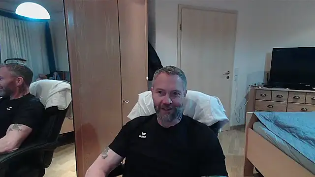 Snapshot of Rockburg chatting on 03-20-26, 10:05 Rockburg online show from 03-20-26, 10:05