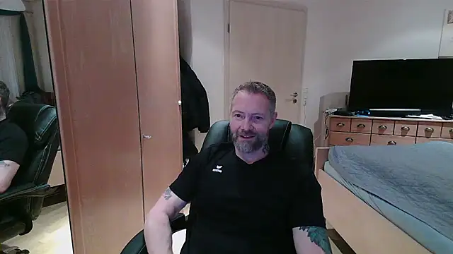 Snapshot of Rockburg chatting on 03-18-26, 06:05 Rockburg online show from 03-18-26, 06:05