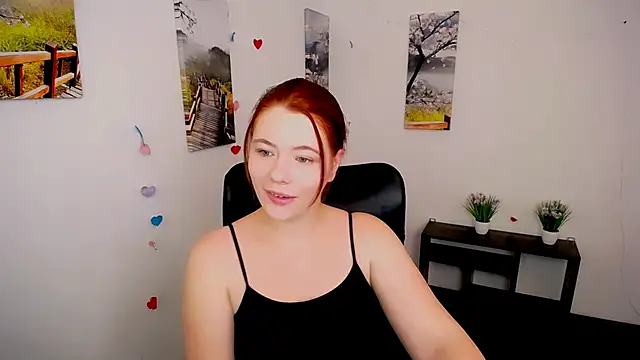Snapshot of Sun_Alexia chatting on 10-14-25, 01:01 Sun Alexia online show from 10-14-25, 01:01