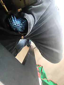 Policeman20742 online show from 12-21-25, 07:48