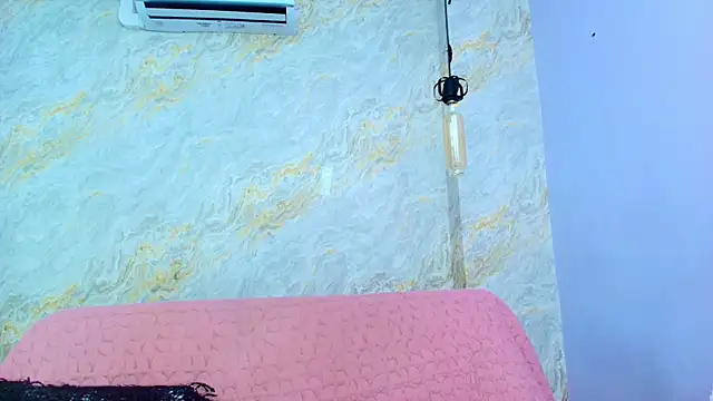 Mia candy 0 online show from 12-16-25, 12:09