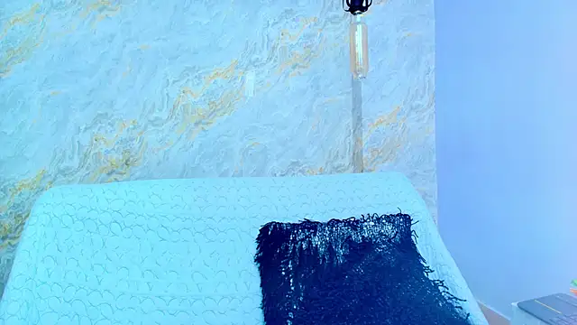 Mia candy 0 online show from 12-02-25, 12:07