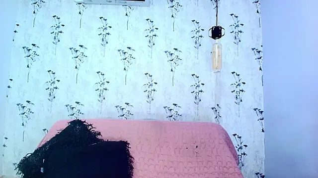 Mia candy 0 online show from 09-18-25, 12:08