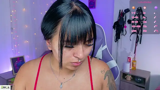 Snapshot of Miss_scarllet_ chatting on 07-06-26, 01:18 Miss scarllet online show from 07-06-26, 01:18