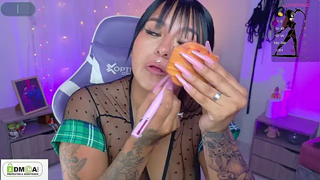 Miss scarllet  online show from 05-26-26, 01:31