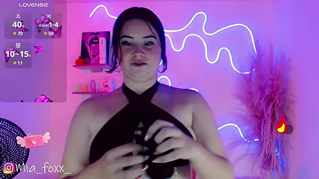 Mia foxx  online show from 02-27-25, 09:14
